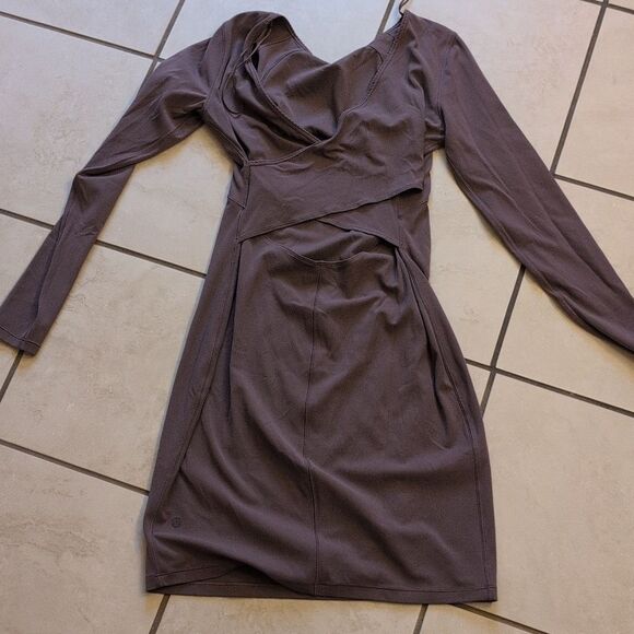 Lululemon Contour Dress Cross Back Nulu Ancient Bark Purple Mauve Size 4 - Picture 6 of 9